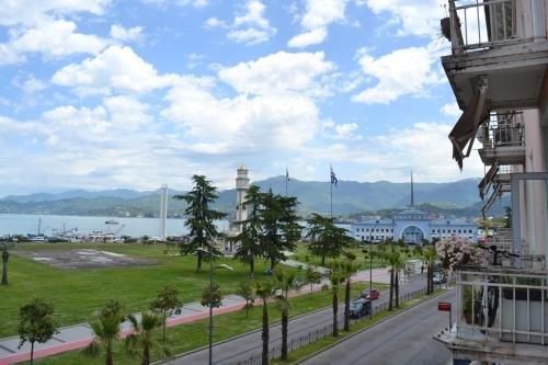 Батуми: Old Batumi and Alphabet