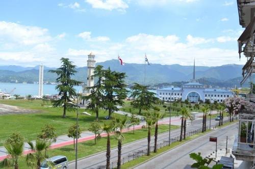 Батуми: Old Batumi and Alphabet