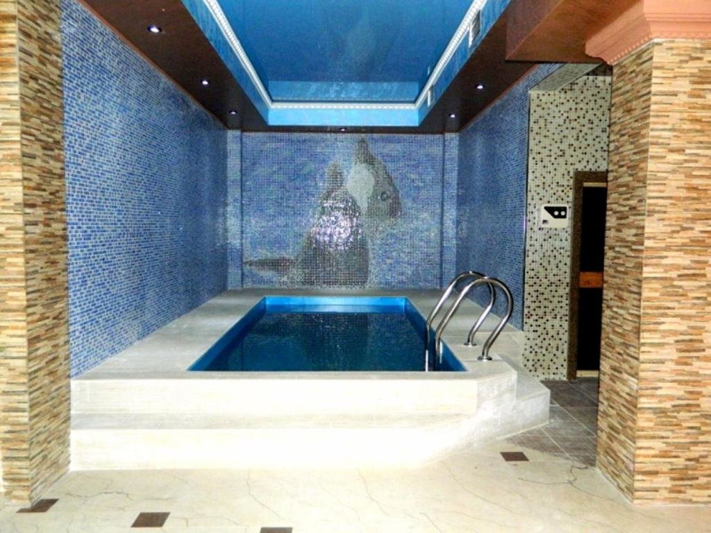 Батуми: Hotel Neba