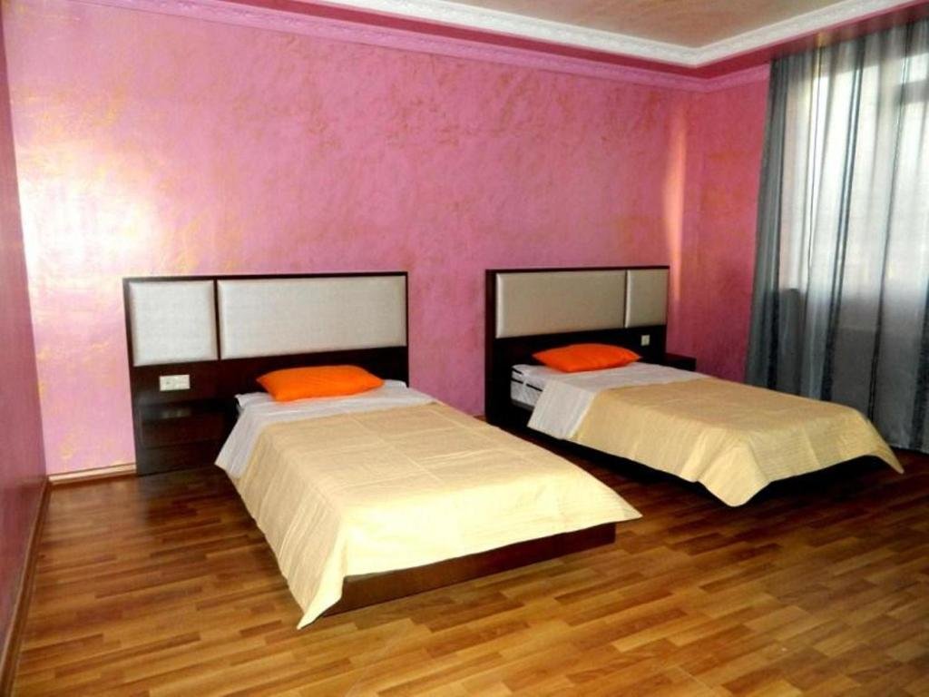 Батуми: Hotel Neba