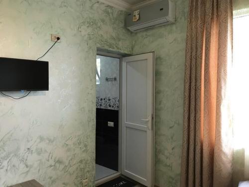 Батуми: Sandro's House