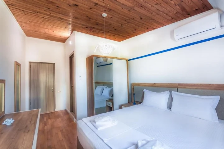 Батуми: Sadafi Hotel • სასტუმრო სადაფი