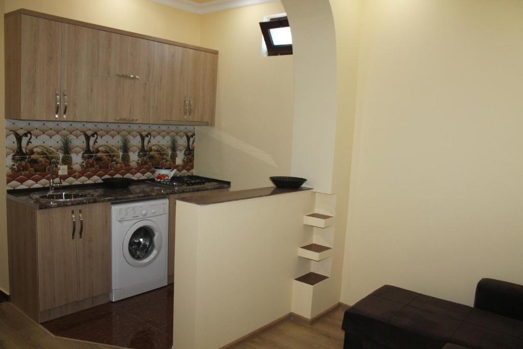 Батуми: Hotel Guna+