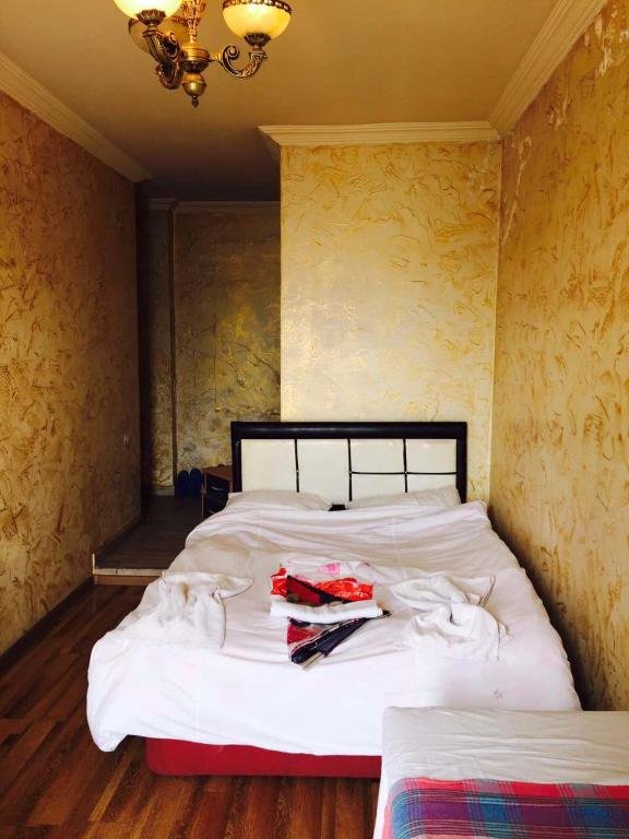 Батуми: Hotel Ragi