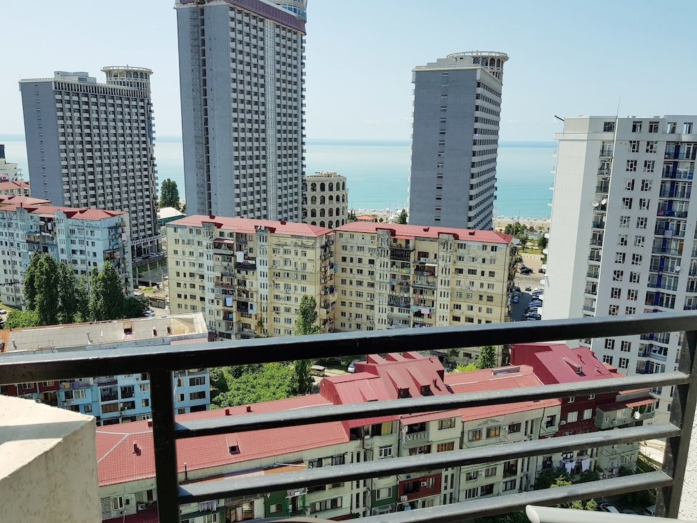 Батуми: Real Palace Residential Complex Pirosmani