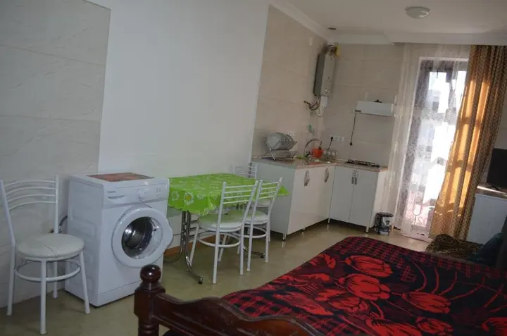 Батуми: Khatuna's apartment on Gamsakhurdia Street
