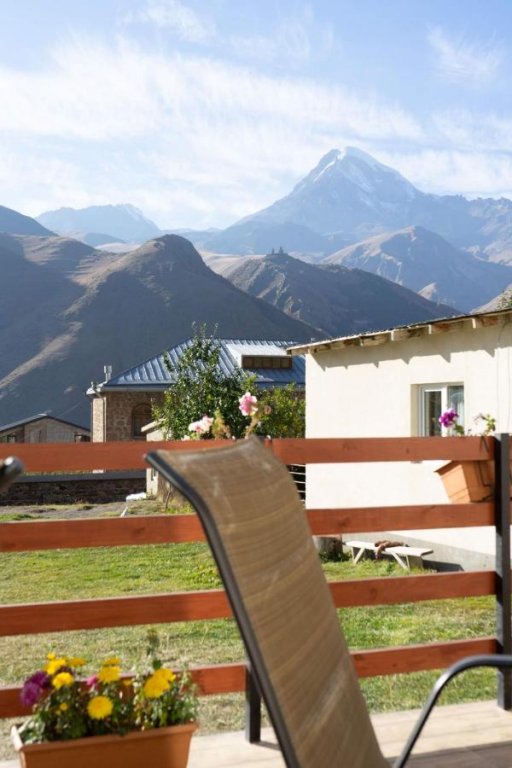Степанцминда: Гостевой дом Elguja Qushashvili