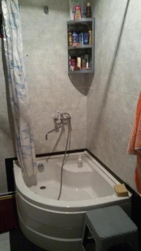 Кварели: Guest House Ana