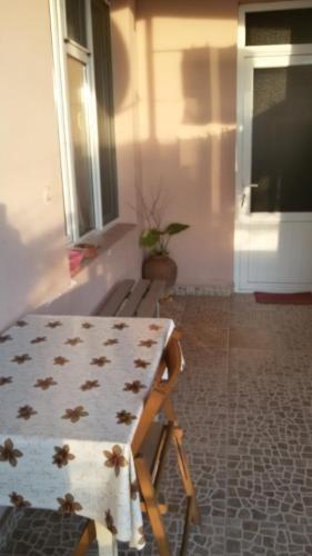 Кварели: Guest House Ana