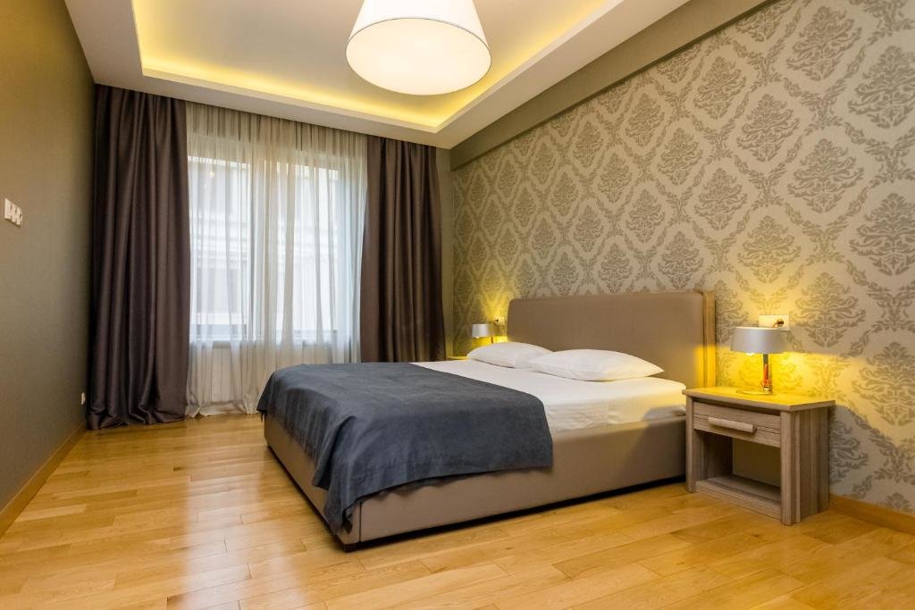 Тбилиси: Central Cosy 5BD-5BATH Apartment