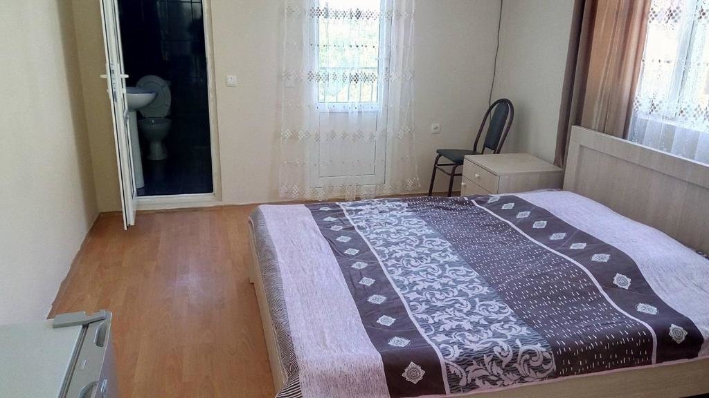 Батуми: Mari Guest House