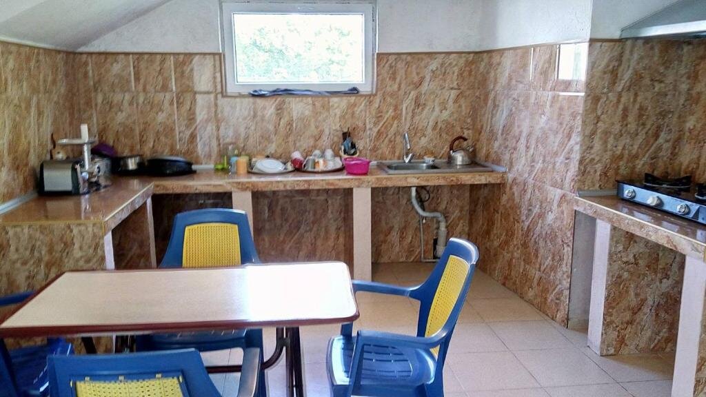 Батуми: Mari Guest House