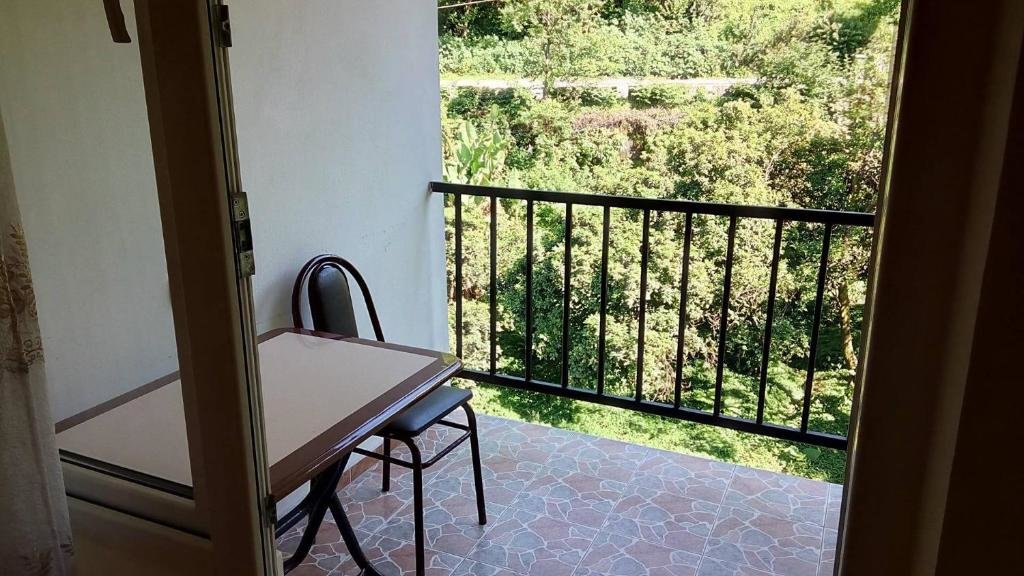 Батуми: Mari Guest House