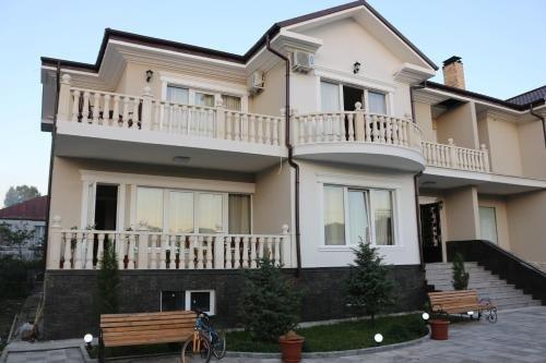 Кобулети: Guest House Sofia