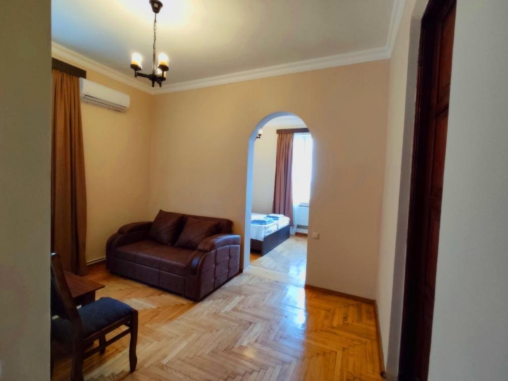 Кобулети: Guesthouse White Swan