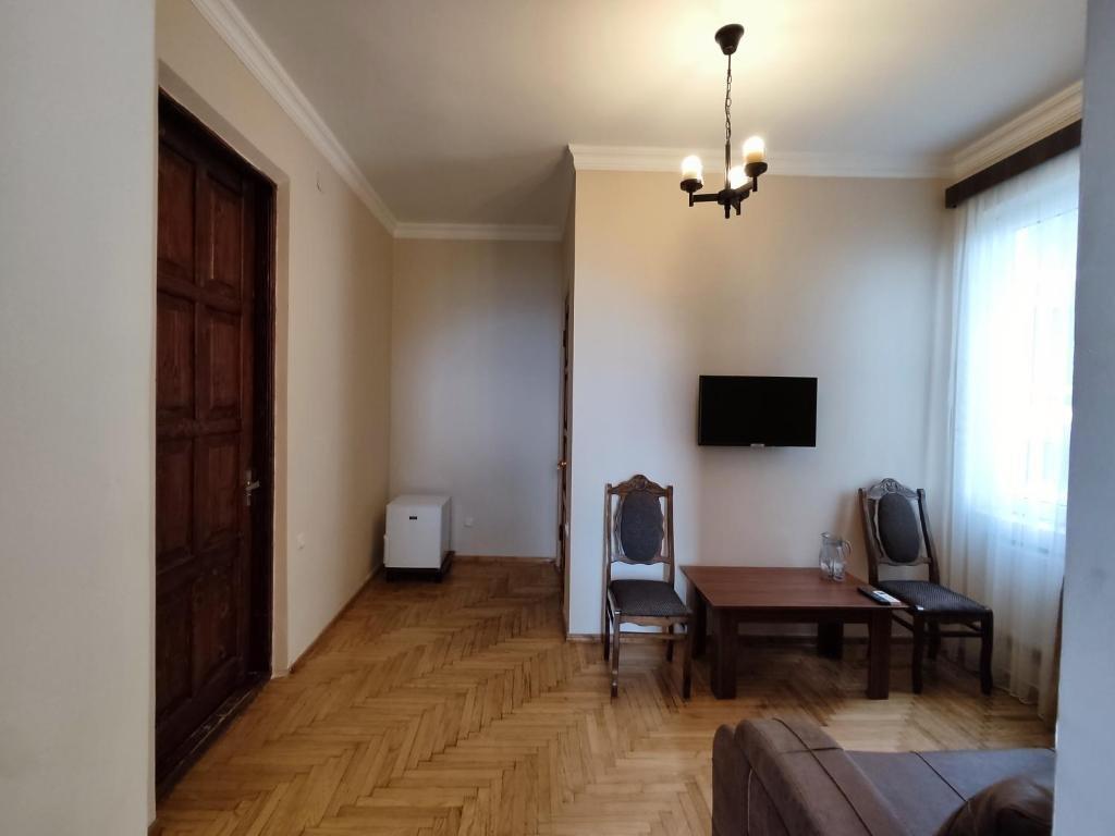 Кобулети: Guesthouse White Swan