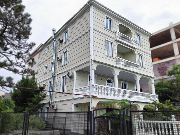Кобулети: Guesthouse White Swan