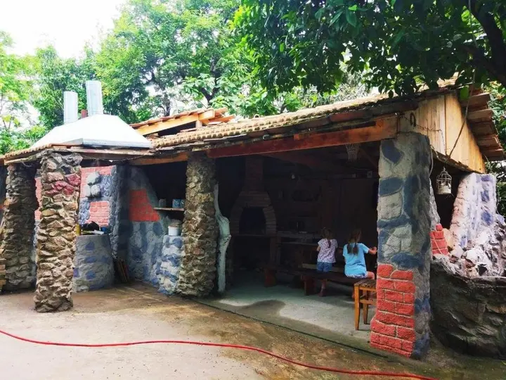 Батуми: Mzeos House