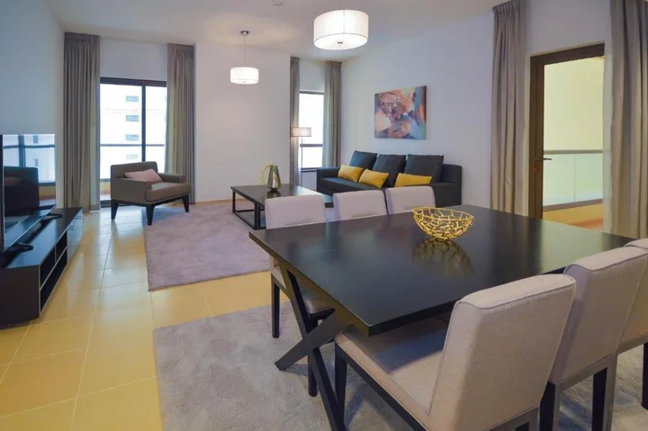Дубай: Hometown Apartments Spacious & Elegantly Furnished