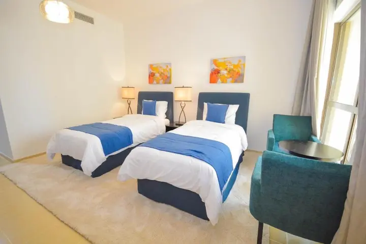 Дубай: Hometown Apartments Spacious & Elegantly Furnished