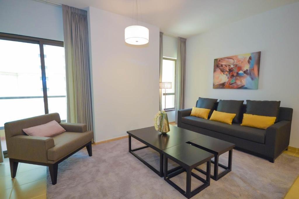 Дубай: Hometown Apartments Spacious & Elegantly Furnished