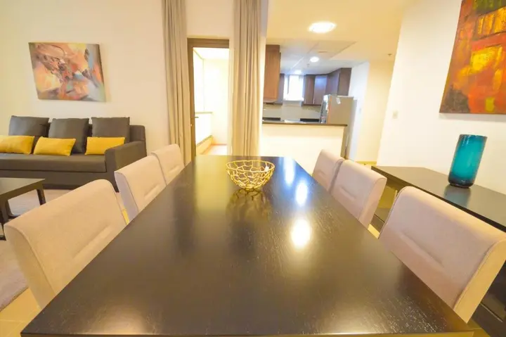 Дубай: Hometown Apartments Spacious & Elegantly Furnished