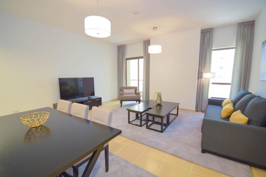 Дубай: Hometown Apartments Spacious & Elegantly Furnished