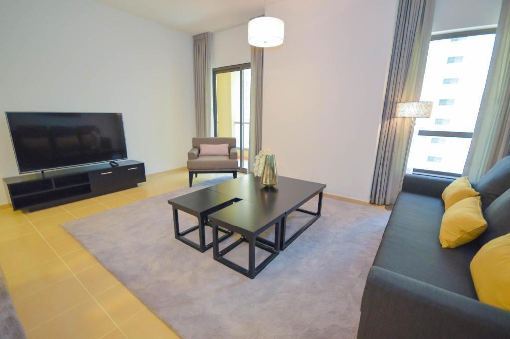 Дубай: Hometown Apartments Spacious & Elegantly Furnished