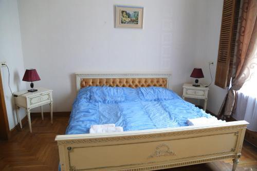 Зугдиди: hostel/hotel Tavisufleba