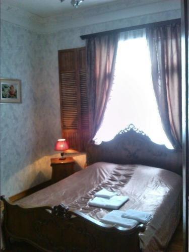 Зугдиди: hostel/hotel Tavisufleba