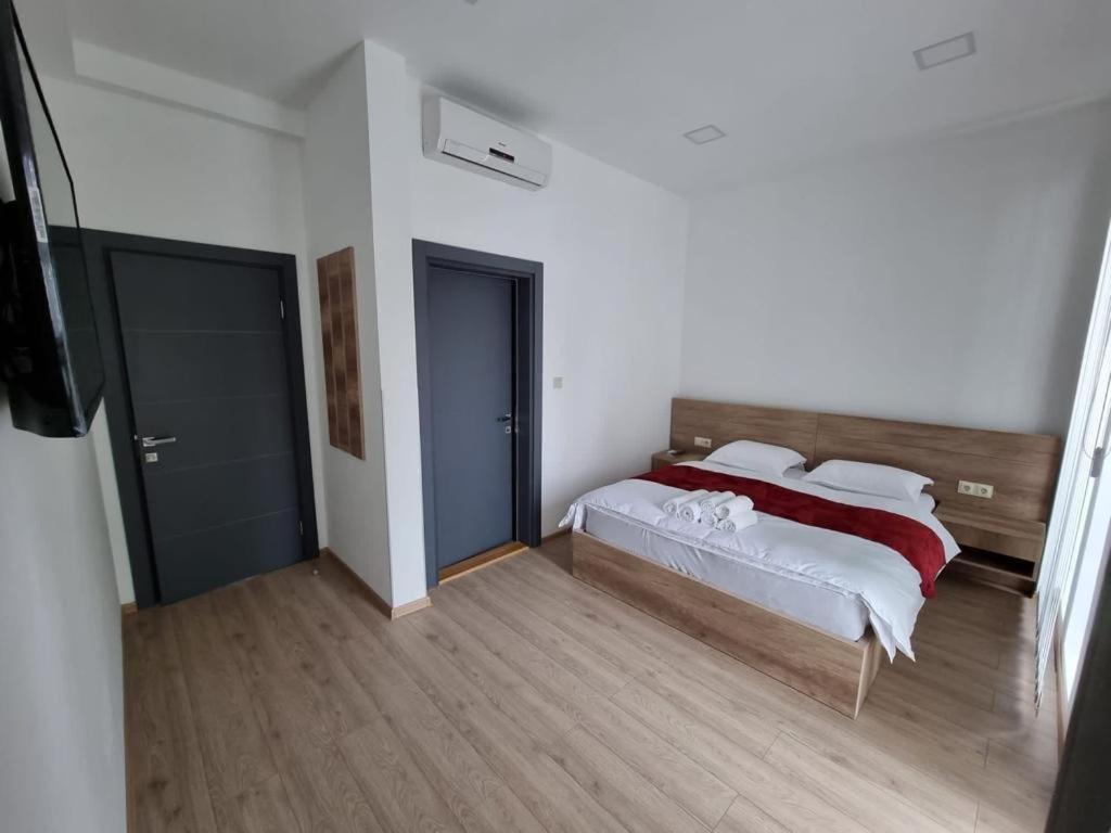 Зугдиди: Guest House Prague