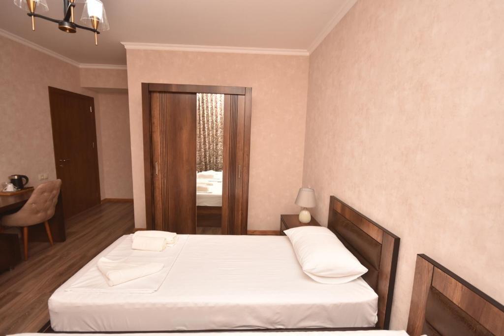Зугдиди: Hotel Sokhumi