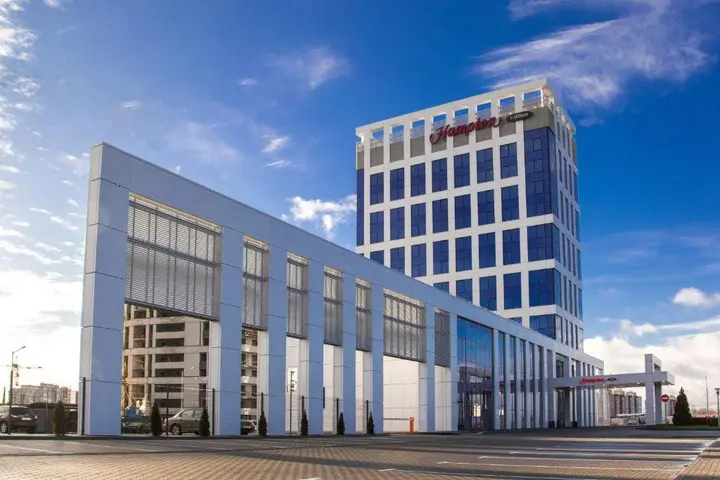 Брест: Отель Hampton by Hilton Brest TGB