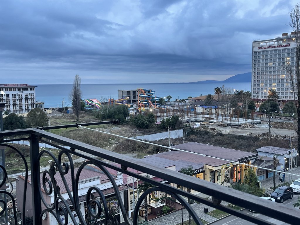 Гагра: Апартаменты Рания с видом на море