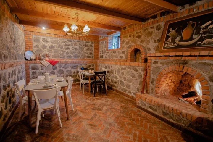 Телави: Guest House "Old House"