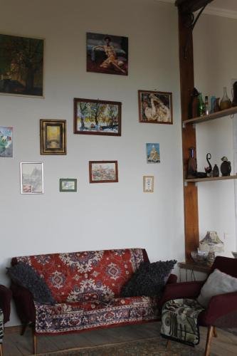 Телави: L House