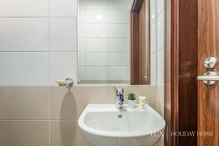 Дубай: LUX - Opulent Island Suite Burj Khalifa View 1