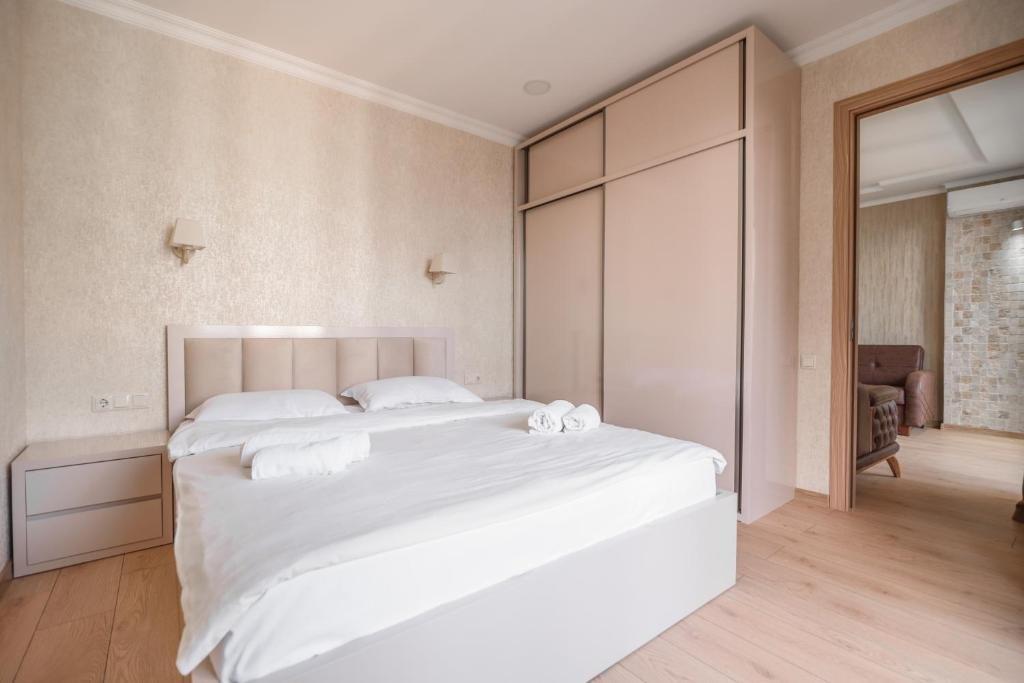 Батуми: Dream Del Mar apartments Orbi Beach Tower with sea view 11