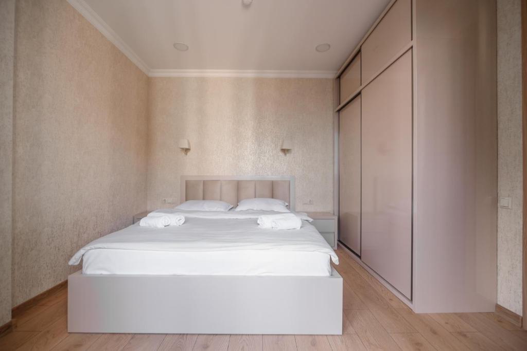 Батуми: Dream Del Mar apartments Orbi Beach Tower with sea view 11
