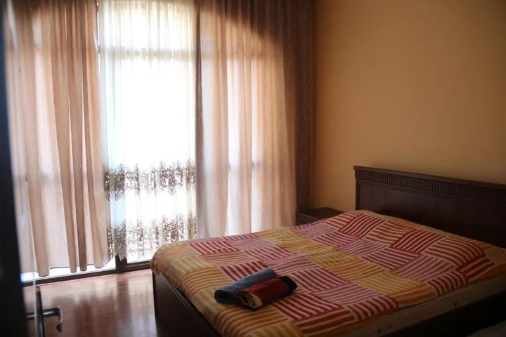 Батуми: Face House Rustaveli