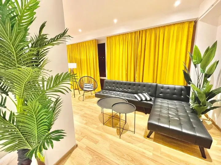 Батуми: 2 Bedroom Apartment on Chavchavadze Ave