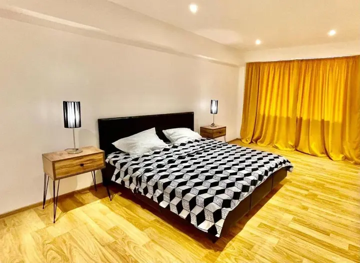 Батуми: 2 Bedroom Apartment on Chavchavadze Ave