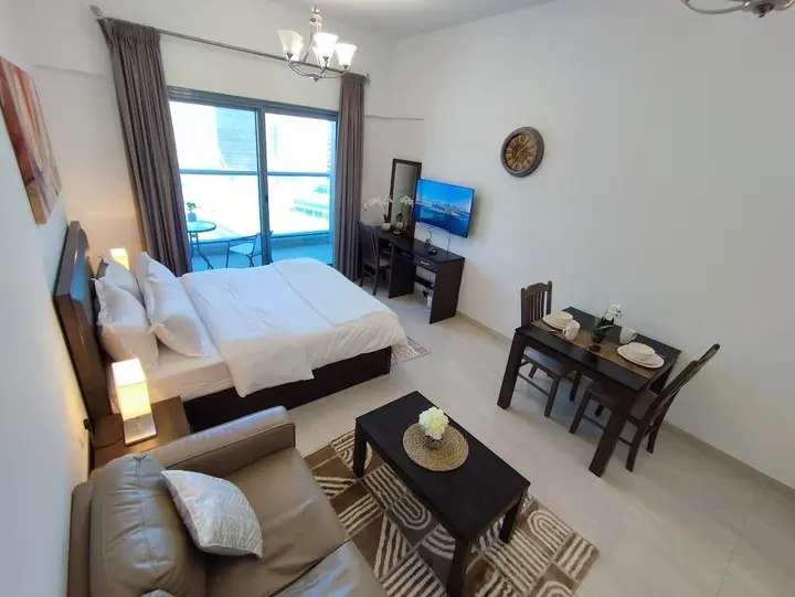 Дубай: Апартаменты SuperHost - Elite Studio With Balcony Overlooking the Canal