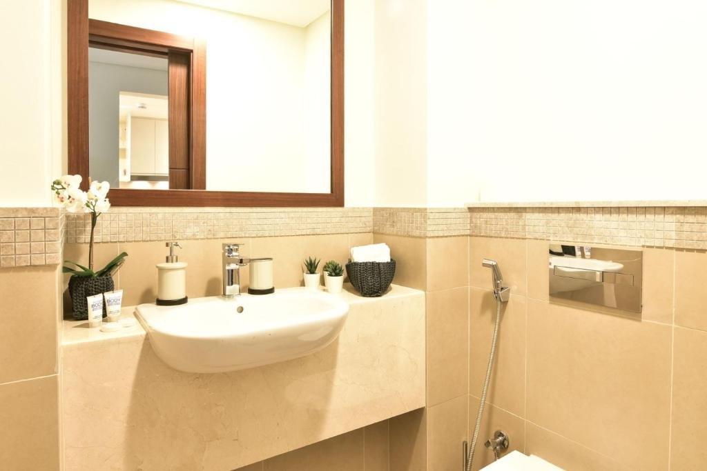 Дубай: Yallarent Burj Vista Apartments