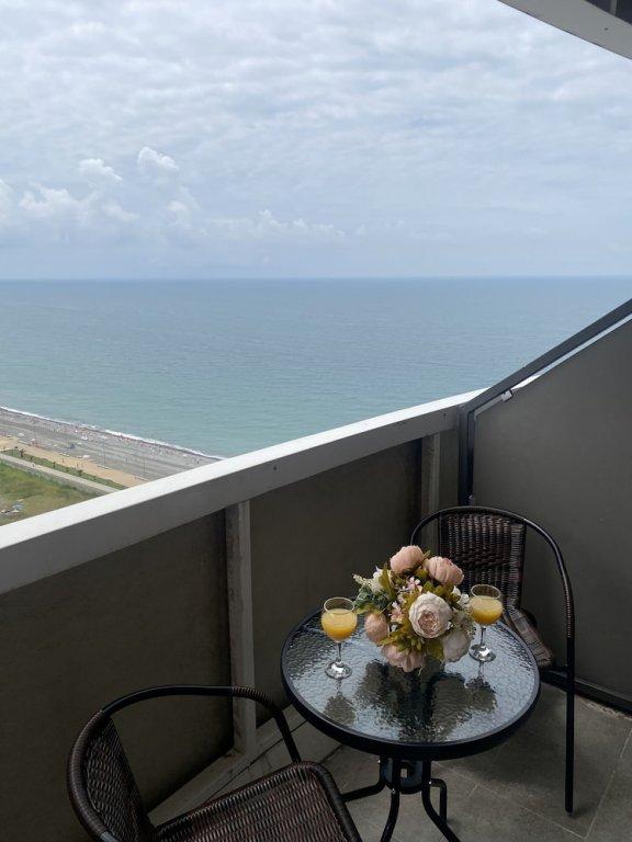 Батуми: Orbi Sunandsea Apartments