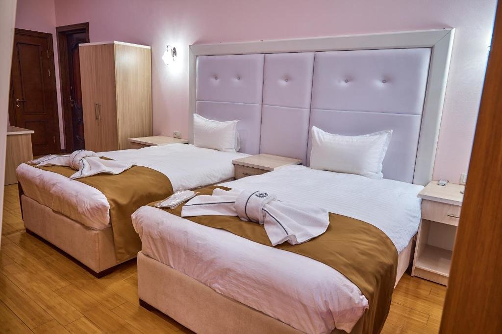 Ташкент: Queens Hotel