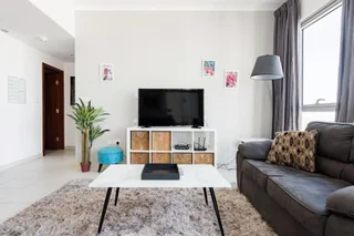Дубай: Home Opposite the Burj with Epic Views From Every Room