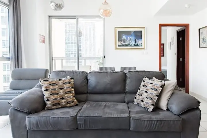 Дубай: Home Opposite the Burj with Epic Views From Every Room