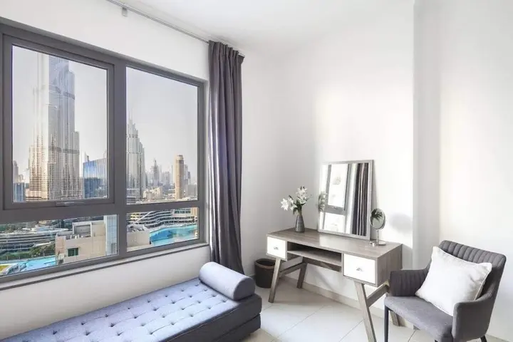 Дубай: Home Opposite the Burj with Epic Views From Every Room