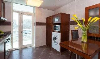 Дубай: Two Bedroom Apartment Near Baniyas Road By Luxury Bookings